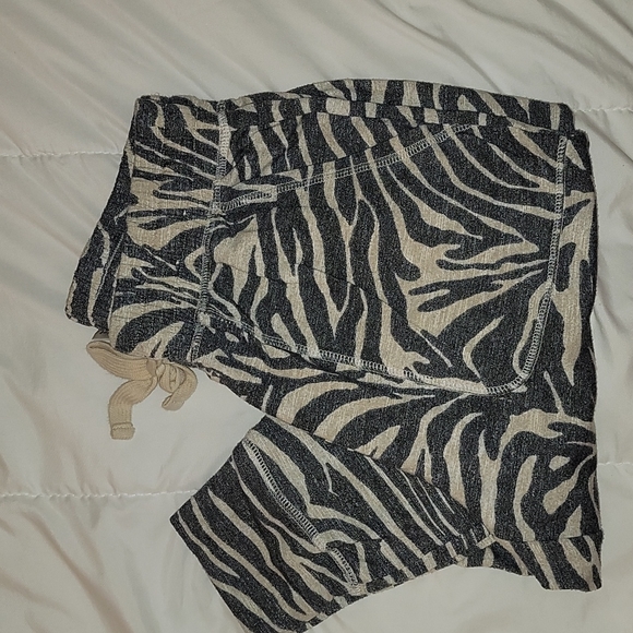 EXPRESS ZEBRA PRINT MATCHING OUTFIT - Picture 2 of 3